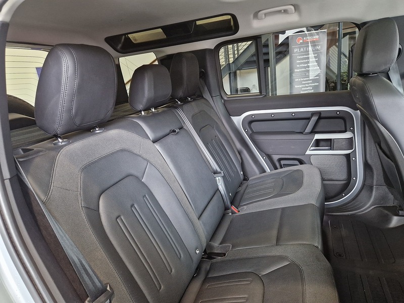Land Rover Defender 110 SD4 First Edition - U12241