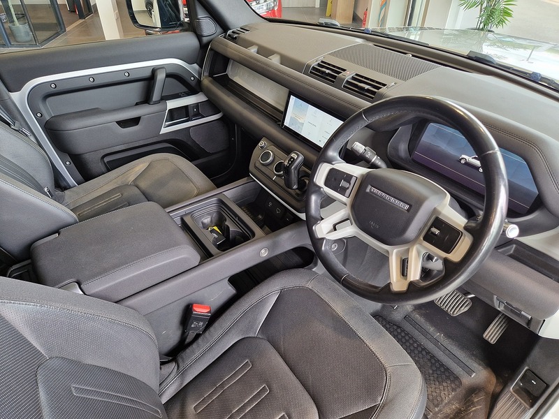 Land Rover Defender 110 SD4 First Edition - U12241