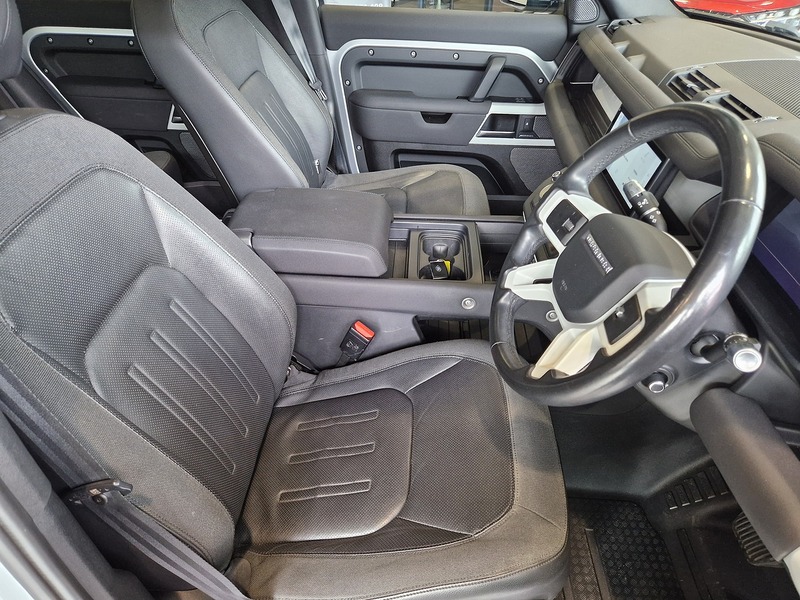 Land Rover Defender 110 SD4 First Edition - U12241