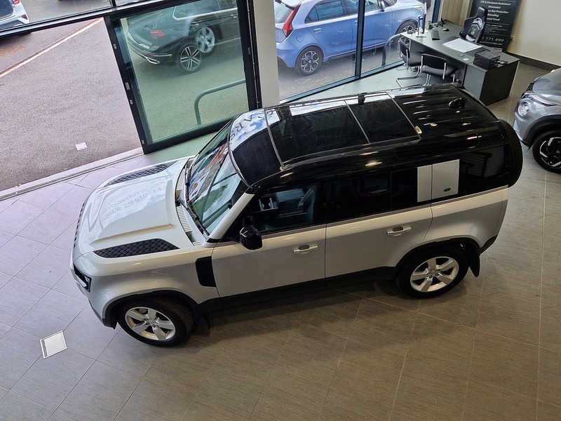 Land Rover Defender 110 SD4 First Edition - U12241