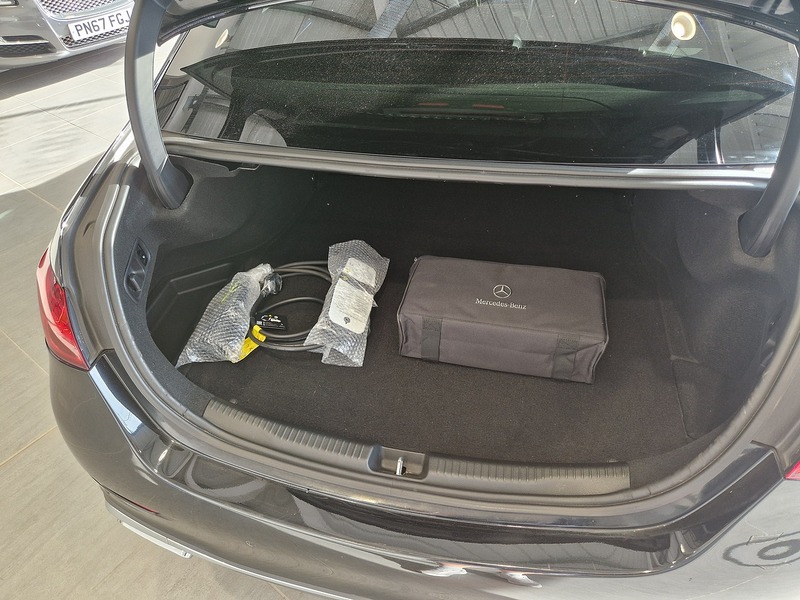 Mercedes-Benz C Class C300e AMG Line - U12258
