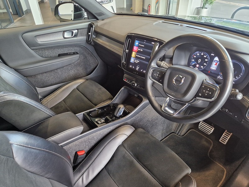 Volvo XC40 h T5 Twin Engine R-Design Pro - U12261