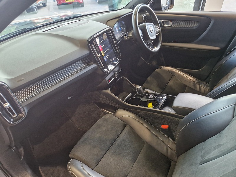 Volvo XC40 h T5 Twin Engine R-Design Pro - U12261