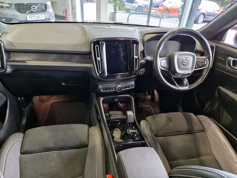 Volvo XC40 h T5 Ultimate Dark - U12264