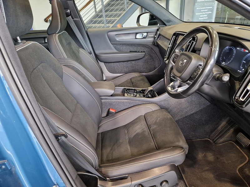 Volvo XC40 h T5 Ultimate Dark - U12264