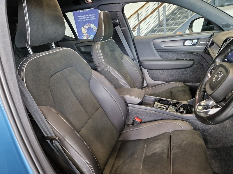 Volvo XC40 h T5 Ultimate Dark - U12264