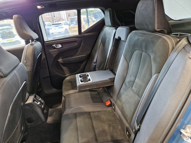 Volvo XC40 h T5 Ultimate Dark - U12264