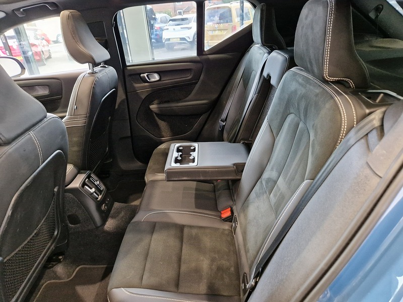 Volvo XC40 h T5 Ultimate Dark - U12264
