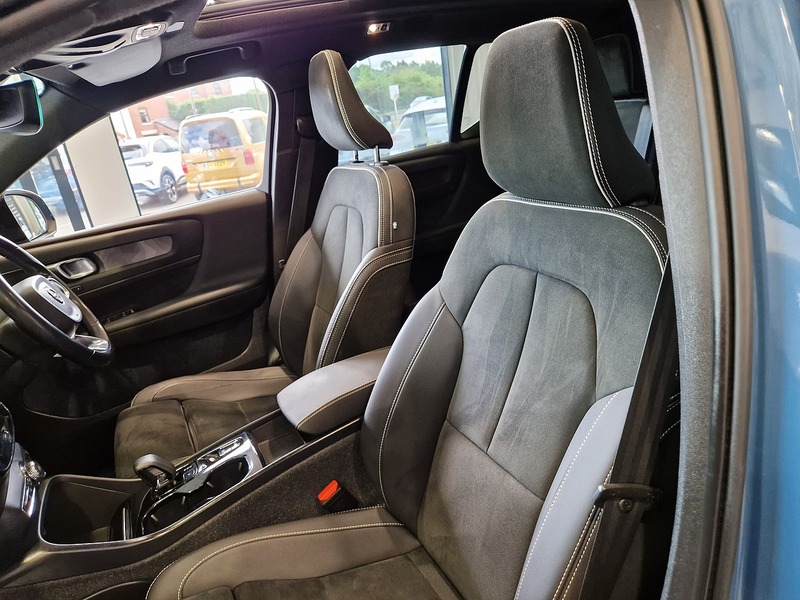 Volvo XC40 h T5 Ultimate Dark - U12264