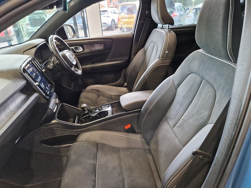 Volvo XC40 h T5 Ultimate Dark - U12264