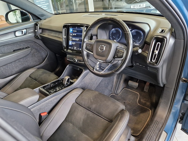 Volvo XC40 h T5 Ultimate Dark - U12264
