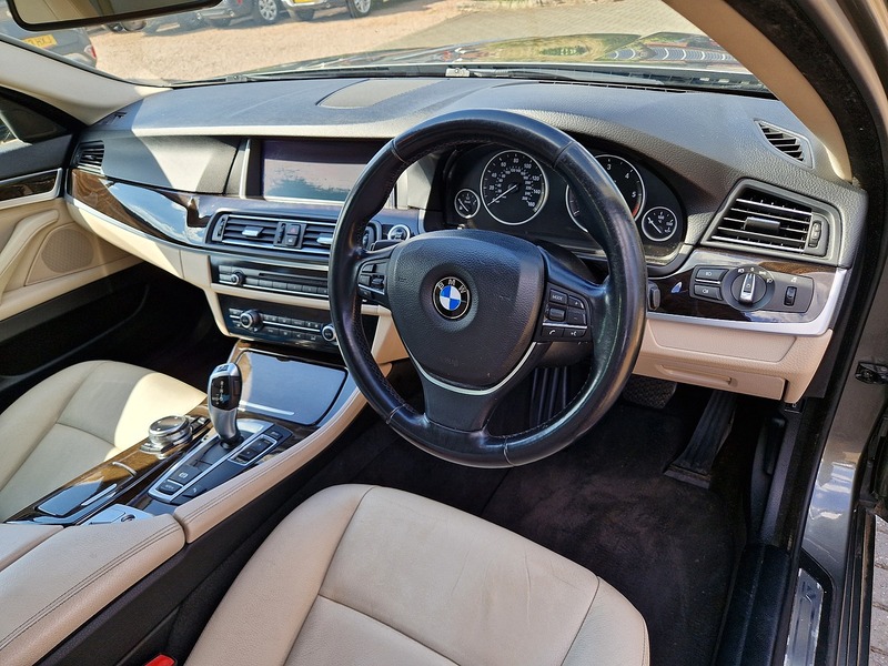 BMW 5 Series 530d Luxury - U12269