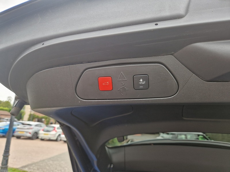 Vauxhall Grandland 1.2 Turbo Ultimate SUV 5dr Petrol Manual Euro 6 (s/s) (130 ps) - U12270
