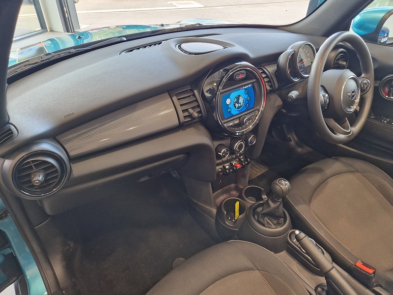MINI Convertible Cooper Classic - U12271