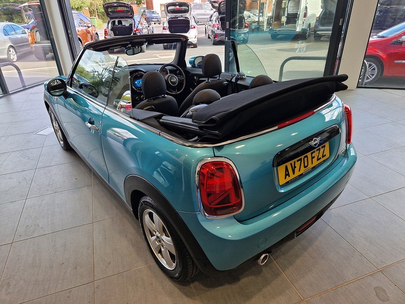 MINI Convertible Cooper Classic - U12271