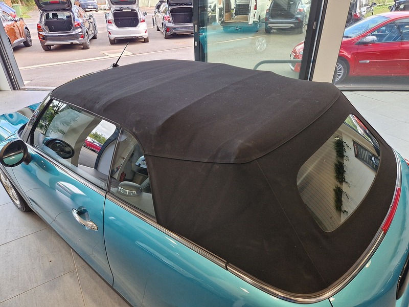 MINI Convertible Cooper Classic - U12271