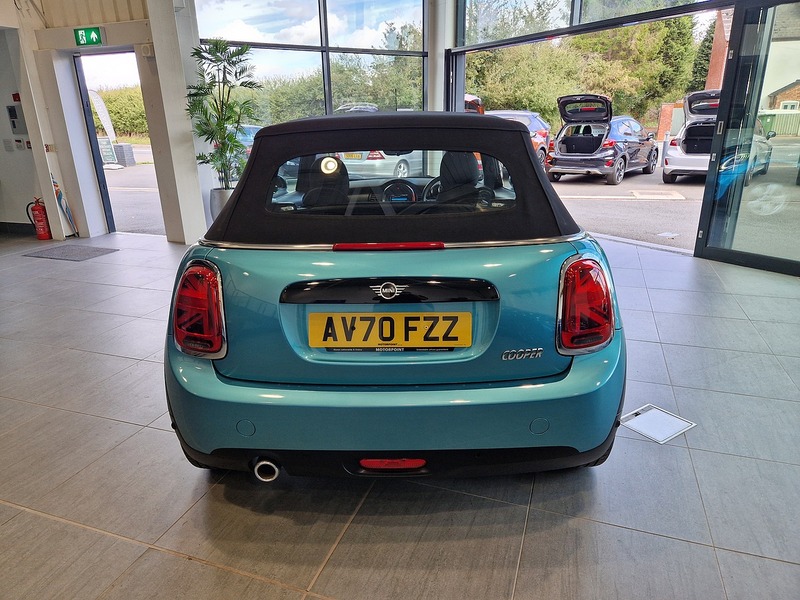 MINI Convertible Cooper Classic - U12271