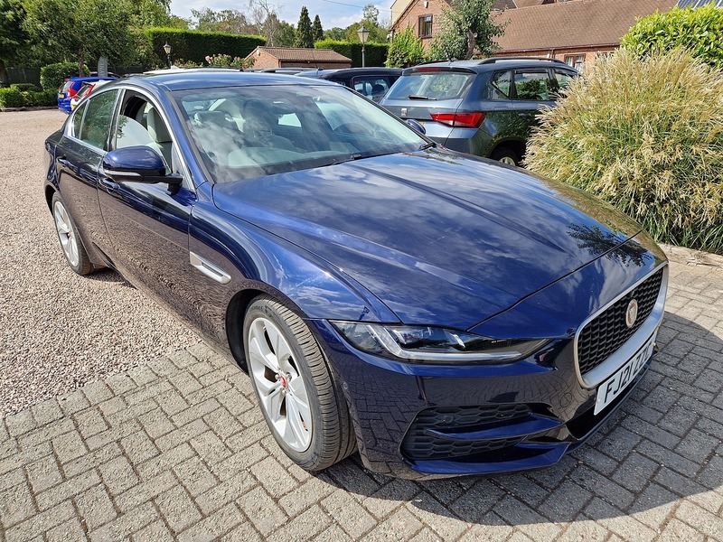 Jaguar XE D200 MHEV S - U12273