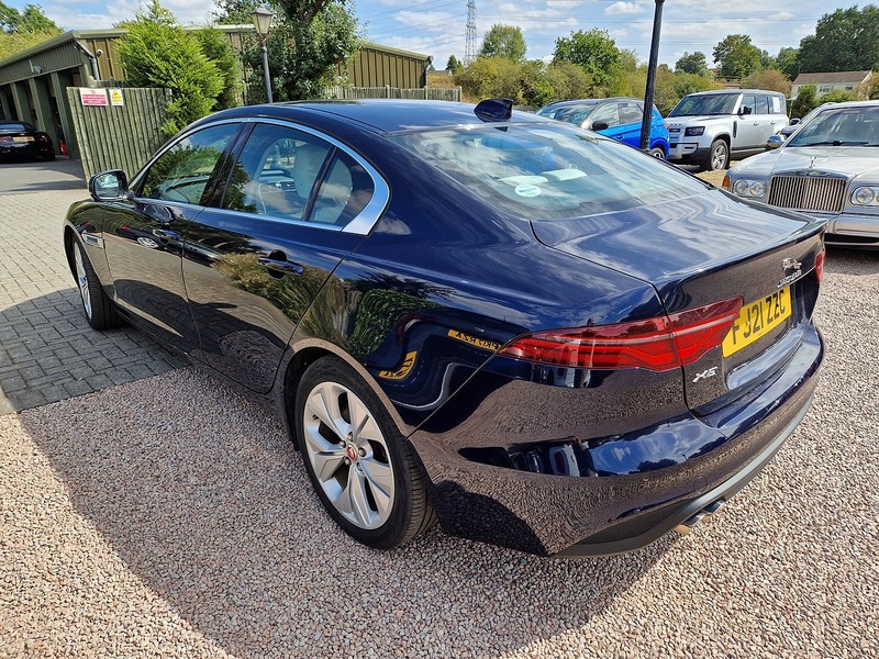 Jaguar XE D200 MHEV S - U12273