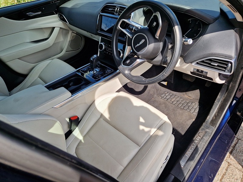 Jaguar XE D200 MHEV S - U12273
