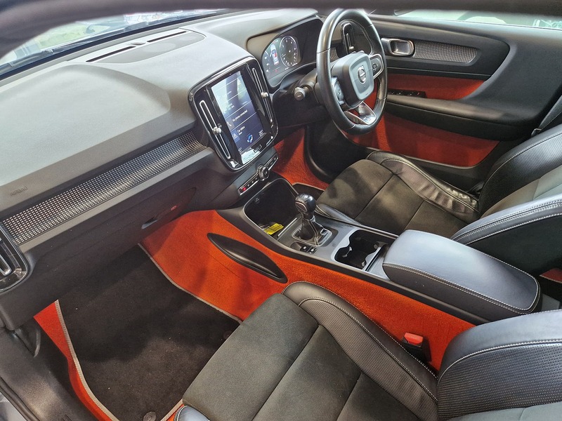 Volvo XC40 D3 R-Design - U12275