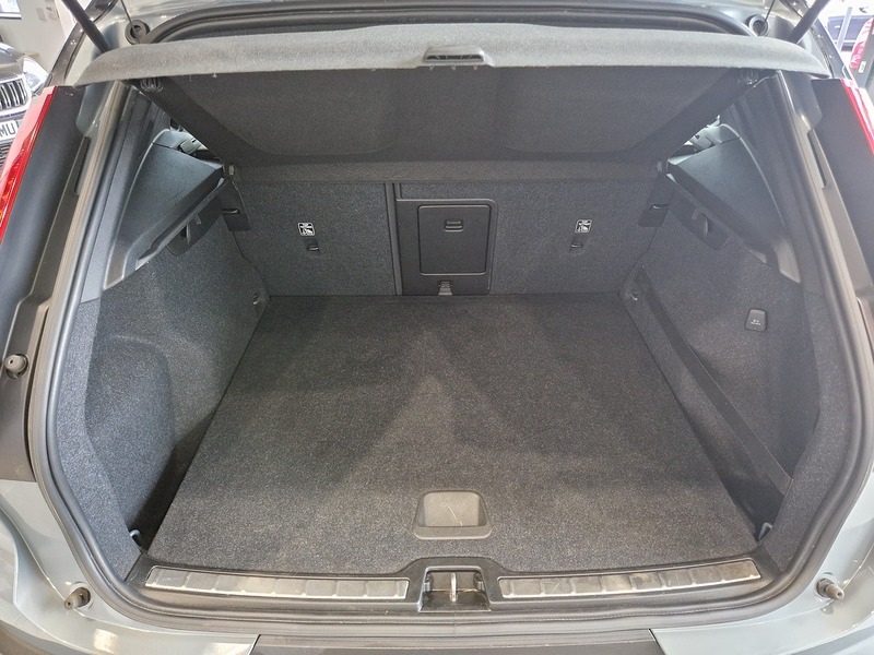 Volvo XC40 D3 R-Design - U12275