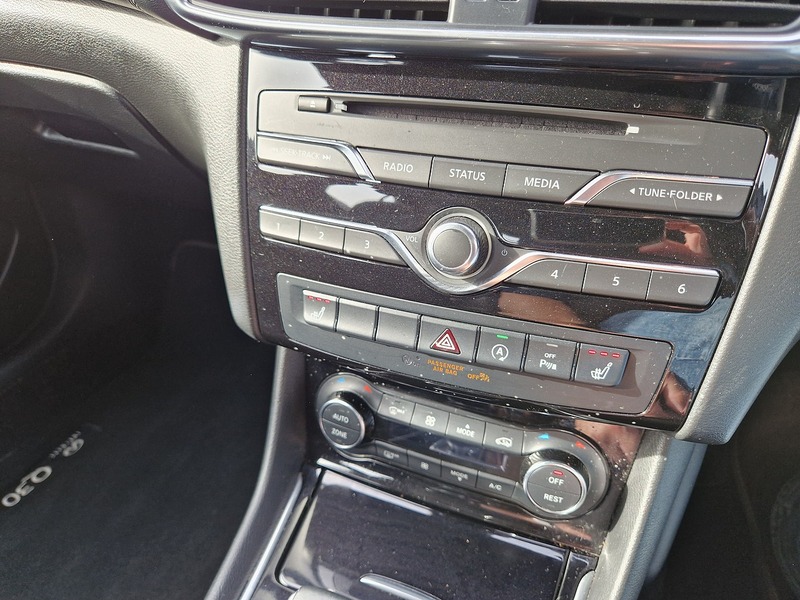 Infiniti QX30 d Premium - U12279