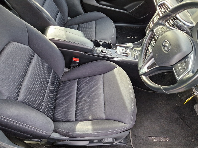 Infiniti QX30 d Premium - U12279