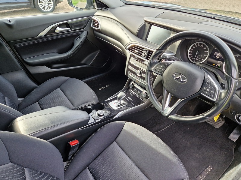 Infiniti QX30 d Premium - U12279