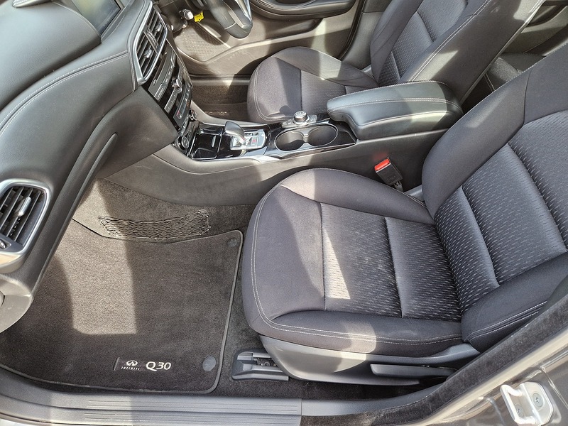 Infiniti QX30 d Premium - U12279