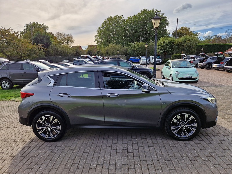 Infiniti QX30 d Premium - U12279