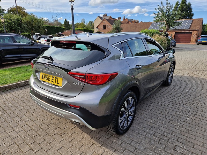 Infiniti QX30 d Premium - U12279