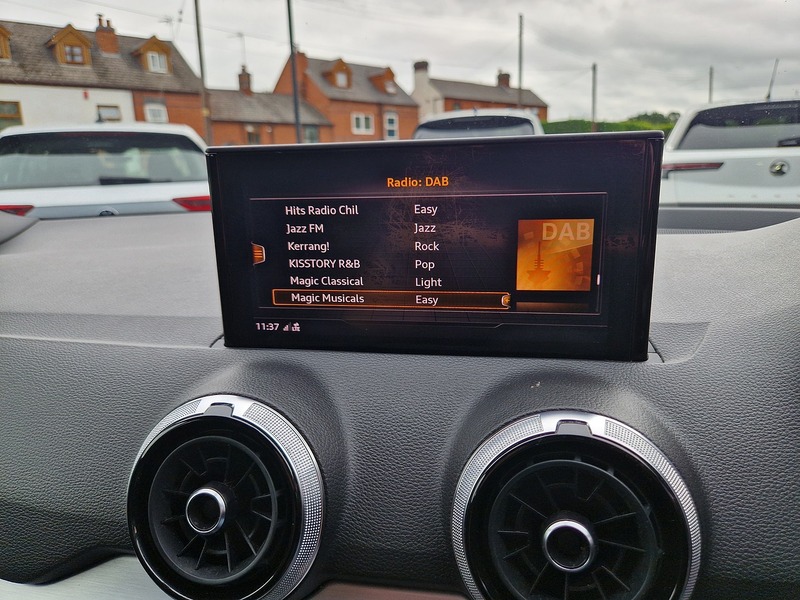 Audi Q2 TFSI S line - U12289