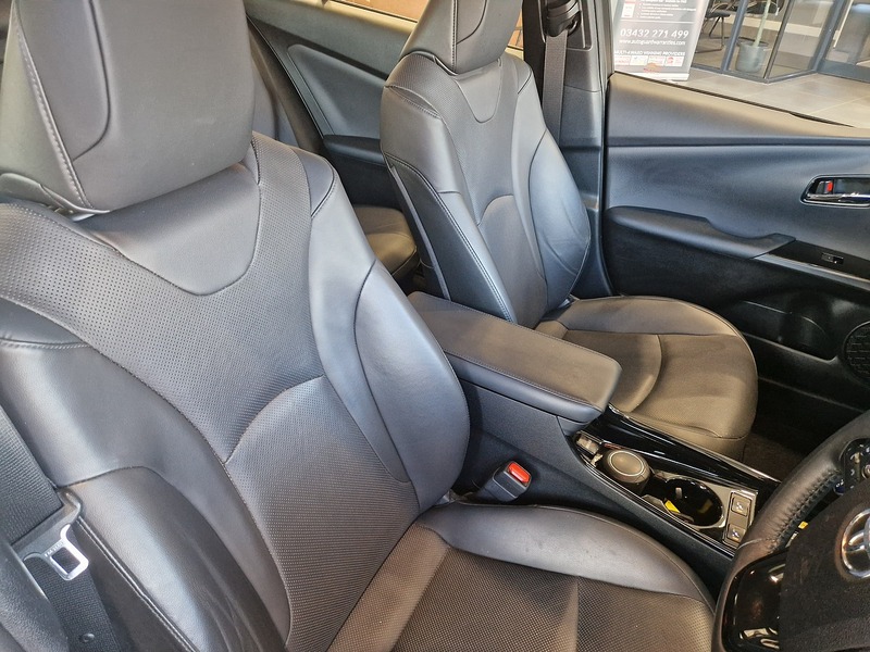 Toyota Prius VVT-h Excel - U12292
