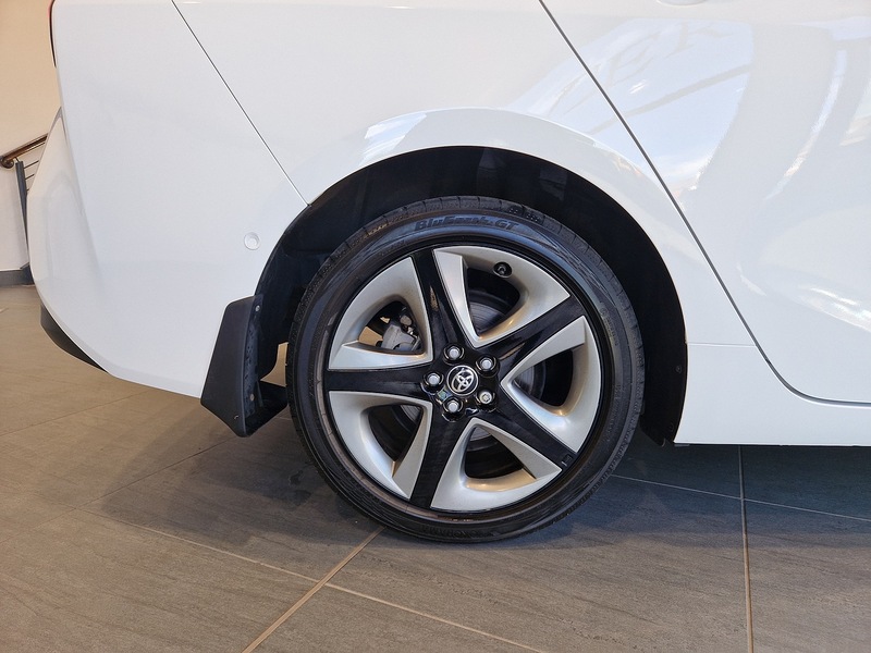 Toyota Prius VVT-h Excel - U12292