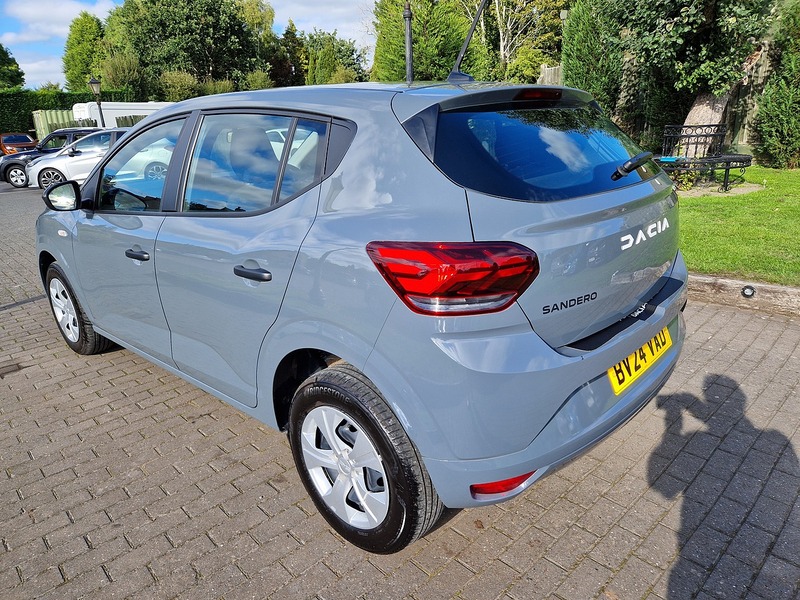 Dacia Sandero TCe Bi-Fuel Essential - U12297