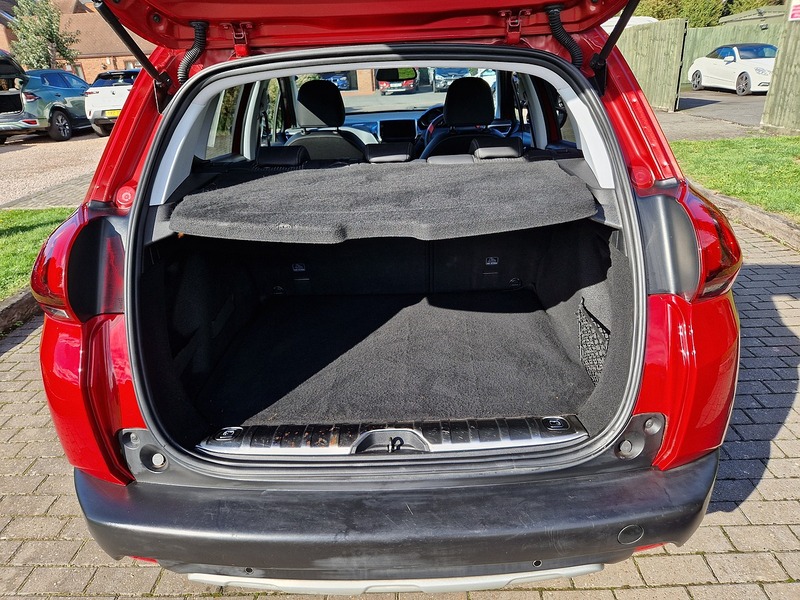 Peugeot 2008 PureTech Allure - U12306