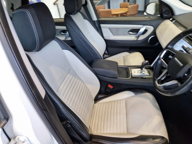 Land Rover Discovery Sport P300e R-Dynamic S - U12311