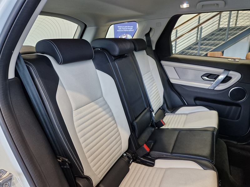 Land Rover Discovery Sport P300e R-Dynamic S - U12311