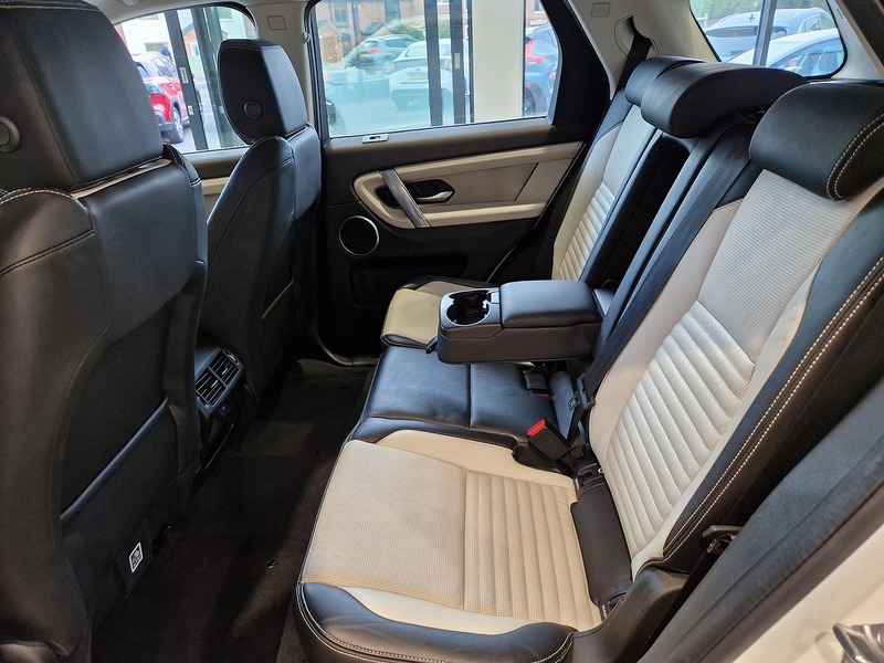 Land Rover Discovery Sport P300e R-Dynamic S - U12311