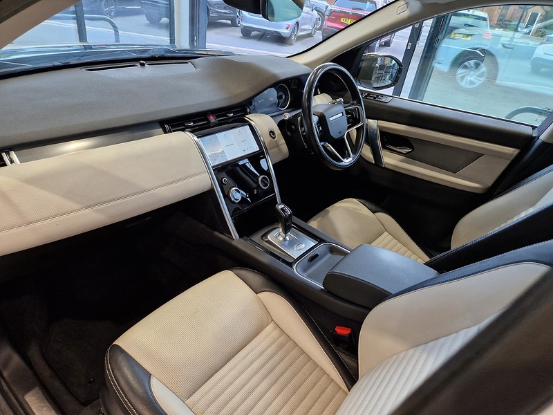 Land Rover Discovery Sport P300e R-Dynamic S - U12311