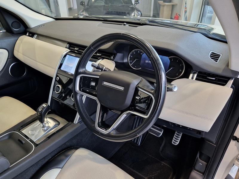 Land Rover Discovery Sport P300e R-Dynamic S - U12311