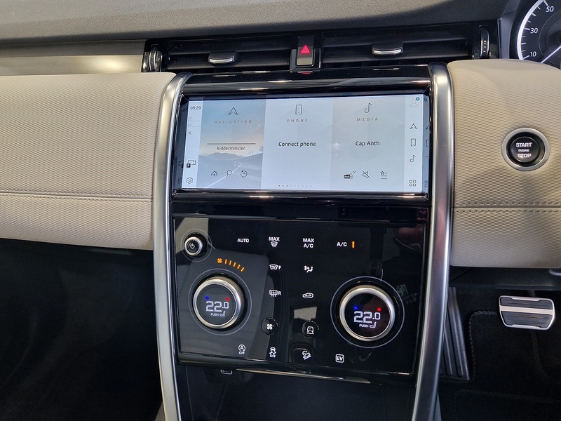 Land Rover Discovery Sport P300e R-Dynamic S - U12311