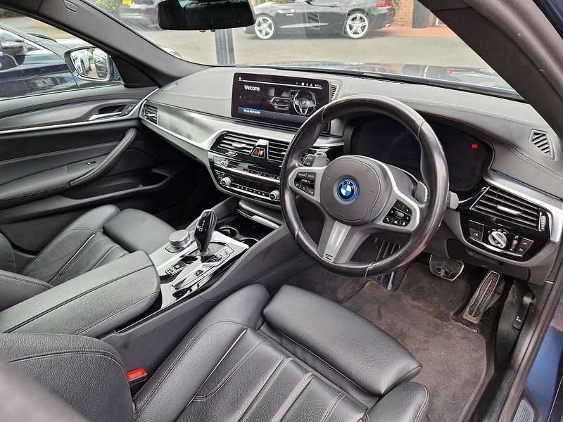 BMW 5 Series 530e M Sport - U12316