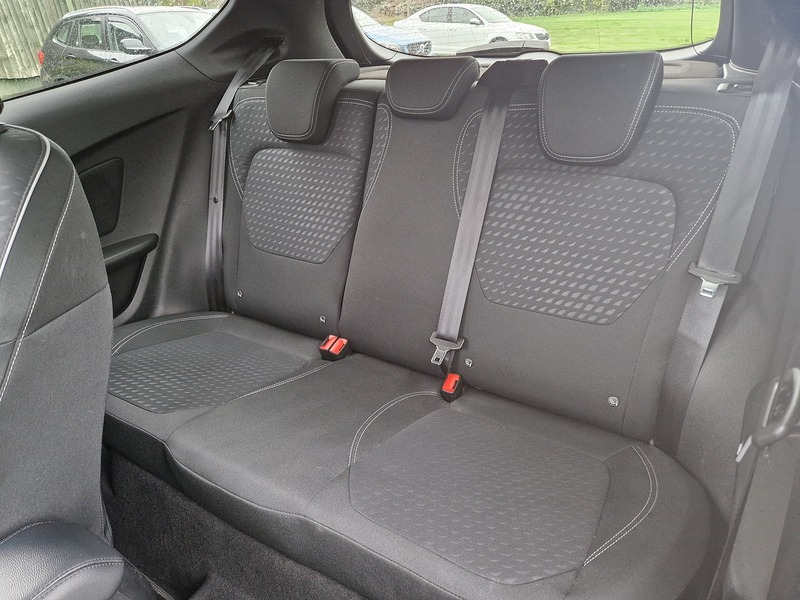 Ford Fiesta T EcoBoost Titanium - U12319