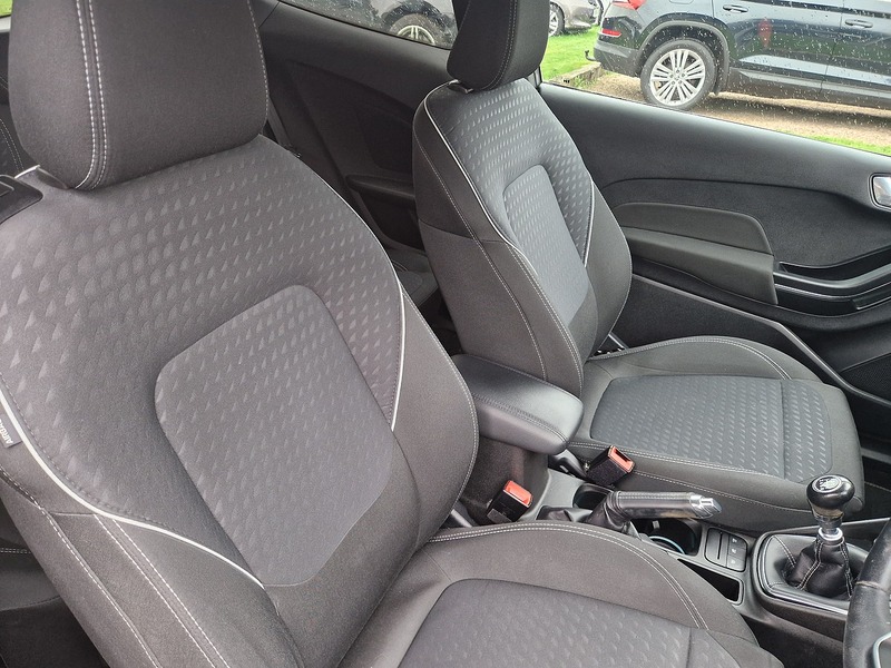 Ford Fiesta T EcoBoost Titanium - U12319