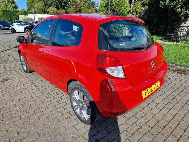 Renault Clio Dynamique TomTom - U12321