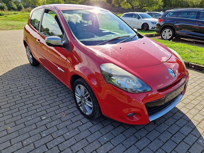 Renault Clio Dynamique TomTom - U12321