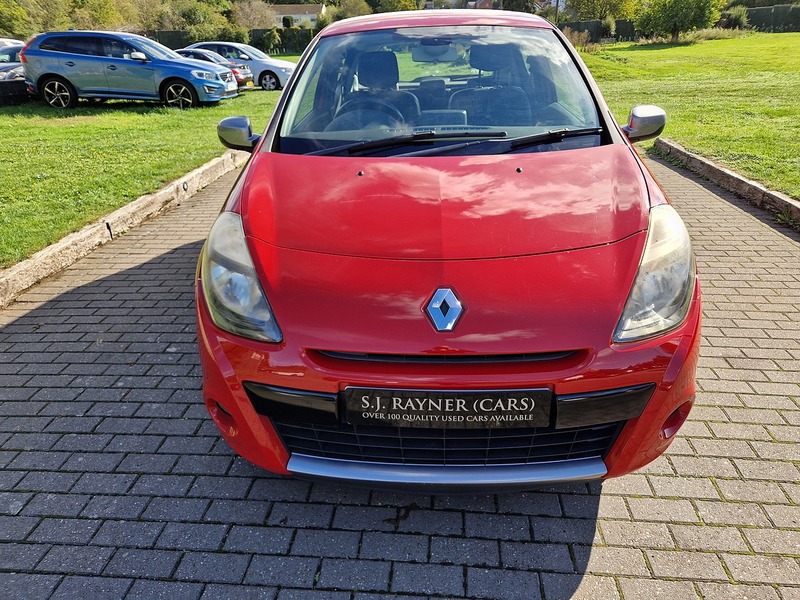 Renault Clio Dynamique TomTom - U12321