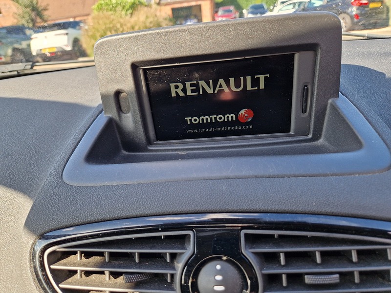 Renault Clio Dynamique TomTom - U12321